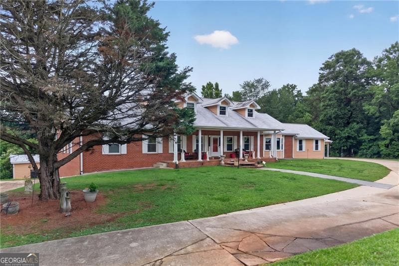 5 bedroom, 4.5 bathroom, 6,000 sq ft single family residence for sale at 1378 Amber Stapp Studdard Road, Social Circle, GA 30025 — photo 6