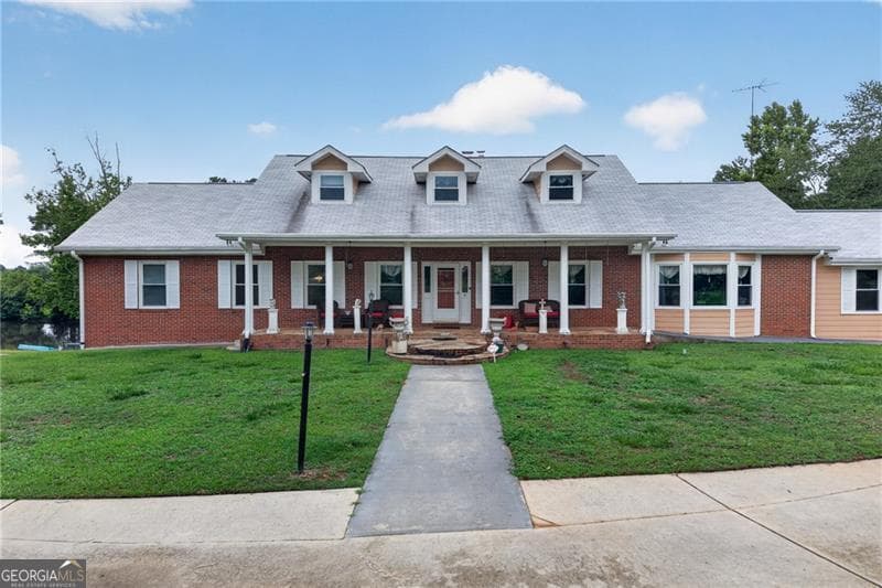 5 bedroom, 4.5 bathroom, 6,000 sq ft single family residence for sale at 1378 Amber Stapp Studdard Road, Social Circle, GA 30025 — photo 4