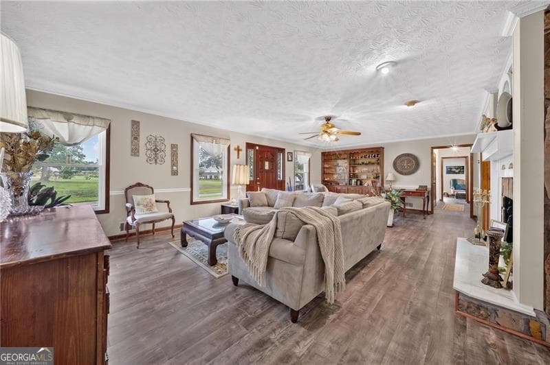 5 bedroom, 4.5 bathroom, 6,000 sq ft single family residence for sale at 1378 Amber Stapp Studdard Road, Social Circle, GA 30025 — photo 8