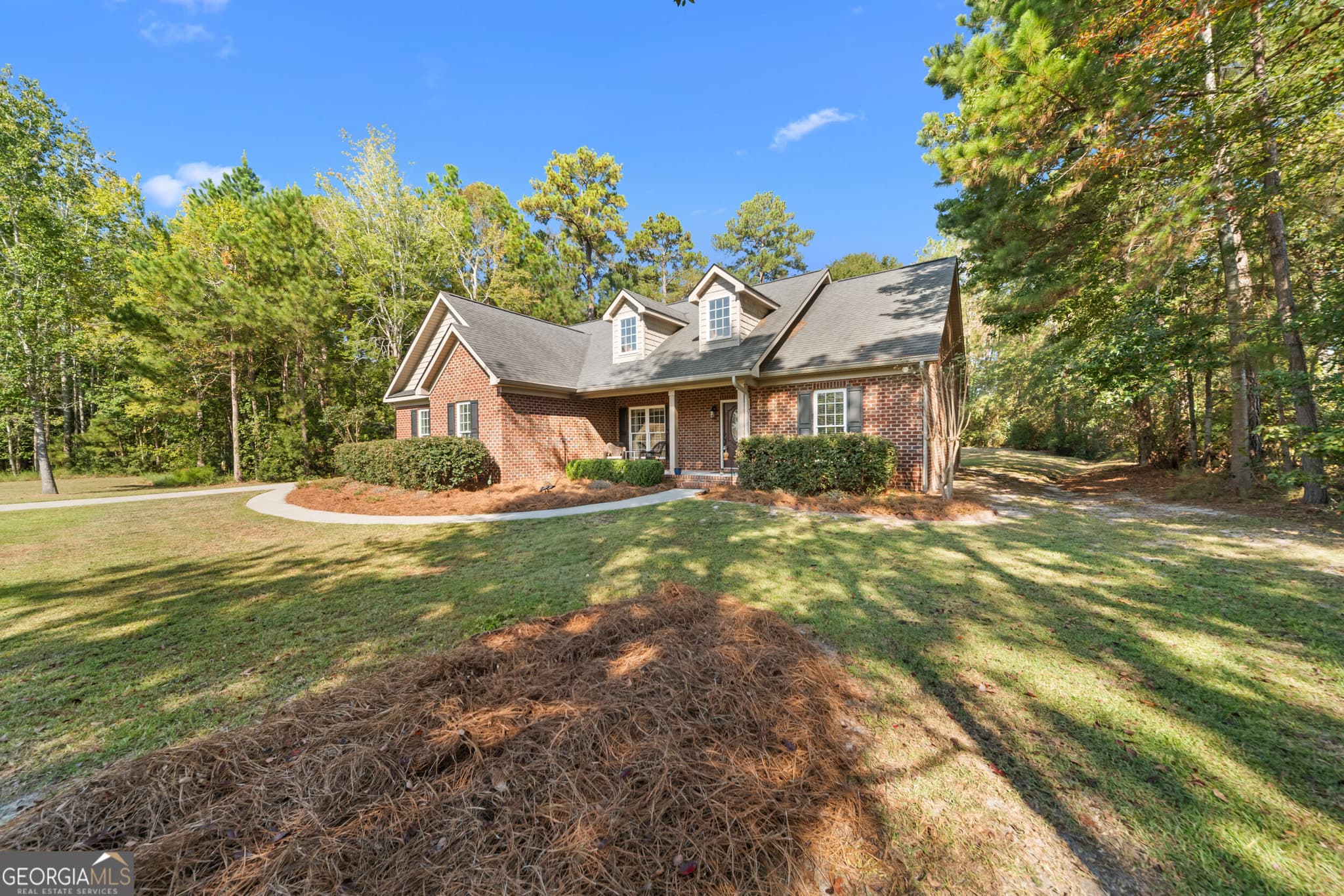 3 bedroom, 3 bathroom, 2,198 sq ft single family residence for sale at 602 W Mica Court, Statesboro, GA 30461 — photo 2