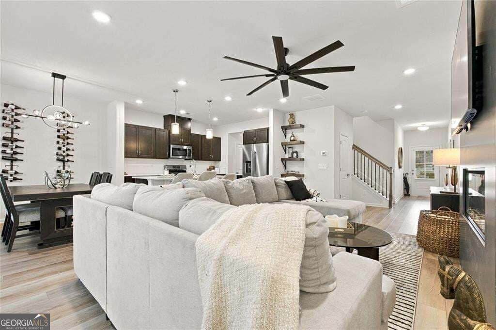 3 bedroom, 2.5 bathroom, 1,874 sq ft townhouse for sale at 1170 Chastain Drive, Sugar Hill, GA 30518 — photo 7