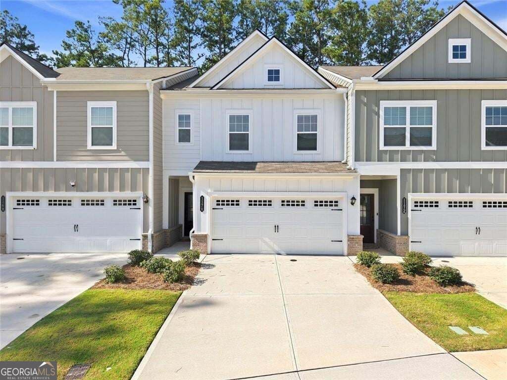 3 bedroom, 2.5 bathroom, 1,874 sq ft townhouse for sale at 1170 Chastain Drive, Sugar Hill, GA 30518 — photo 4