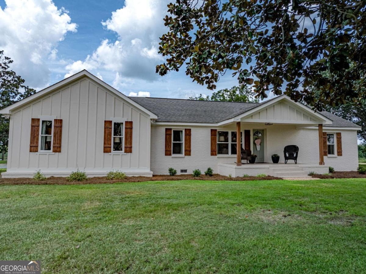 2 bedroom, 2 bathroom, 2,006 sq ft single family residence for sale at 950 Crawley Road N/A, Omega, GA 31775 — photo 1 of 58