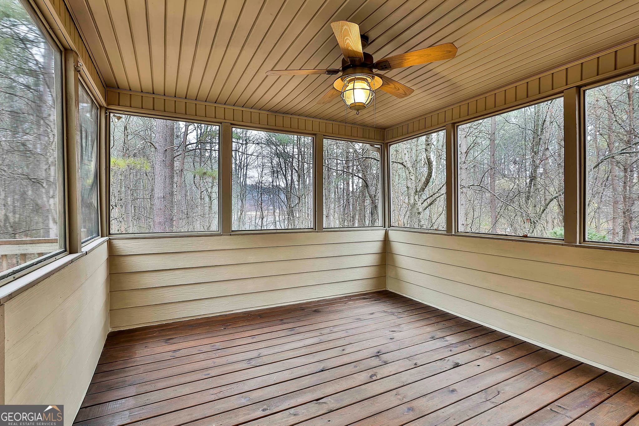 4 bedroom, 3 bathroom, 3,477 sq ft single family residence for sale at 120 Meadow View Glen, Newnan, GA 30265 — photo 6