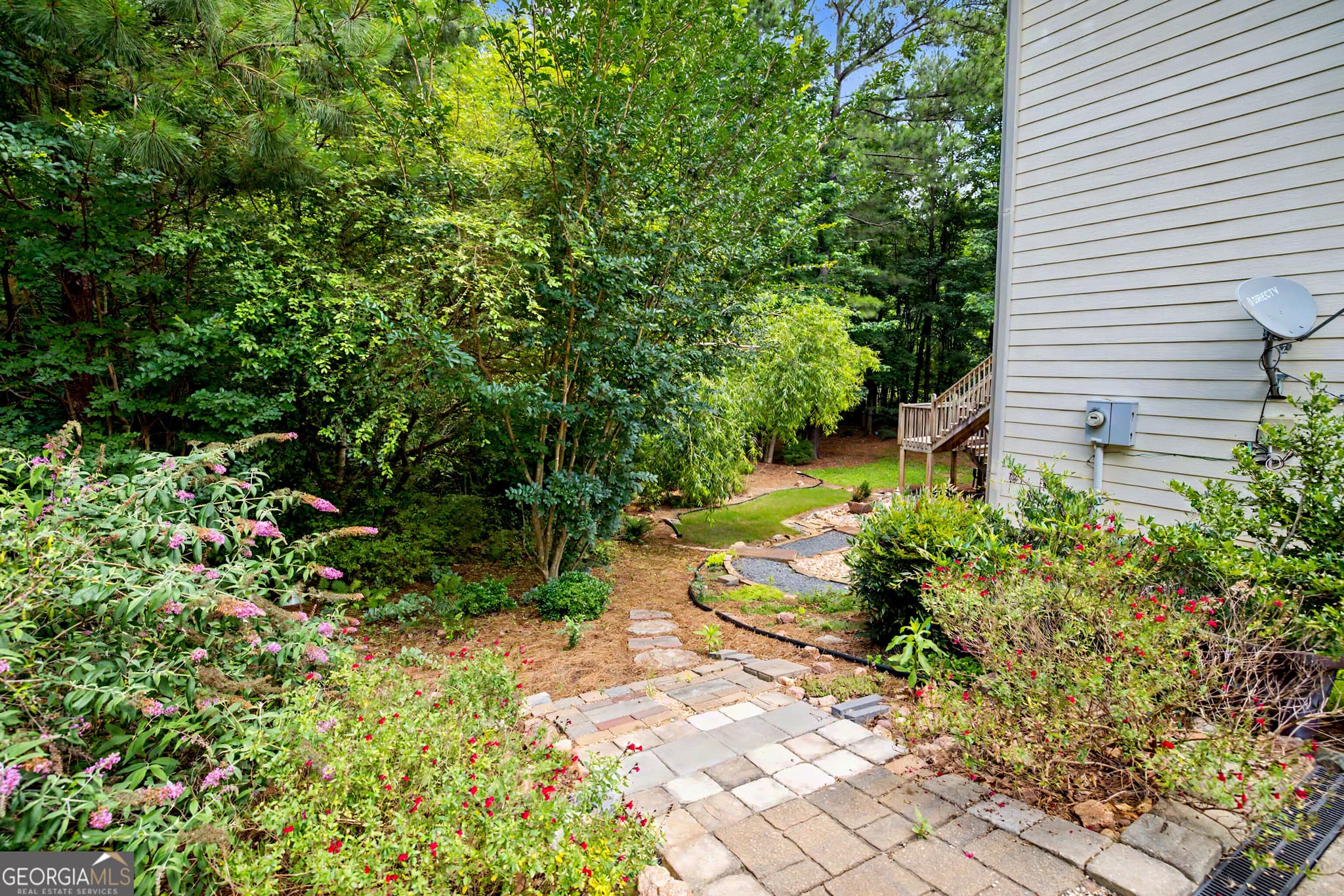 4 bedroom, 3 bathroom, 3,477 sq ft single family residence for sale at 120 Meadow View Glen, Newnan, GA 30265 — photo 4