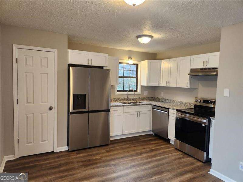 2 bedroom, 2.5 bathroom, 2,400 sq ft duplex for rent at 1285 S Lea Court, Smyrna, GA 30080 for $1,650 a month — photo 2