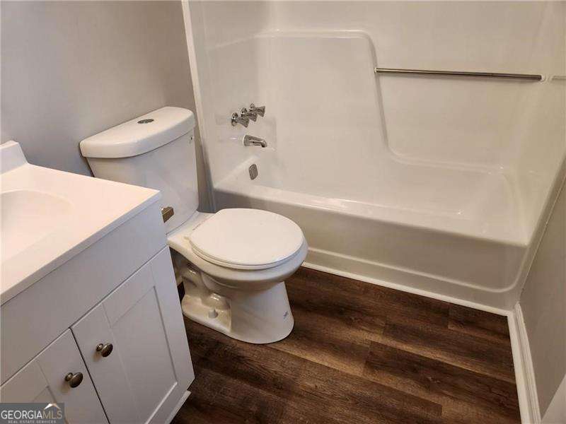 2 bedroom, 2.5 bathroom, 2,400 sq ft duplex for rent at 1285 S Lea Court, Smyrna, GA 30080 for $1,650 a month — photo 10