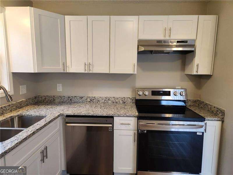 2 bedroom, 2.5 bathroom, 2,400 sq ft duplex for rent at 1285 S Lea Court, Smyrna, GA 30080 for $1,650 a month — photo 8