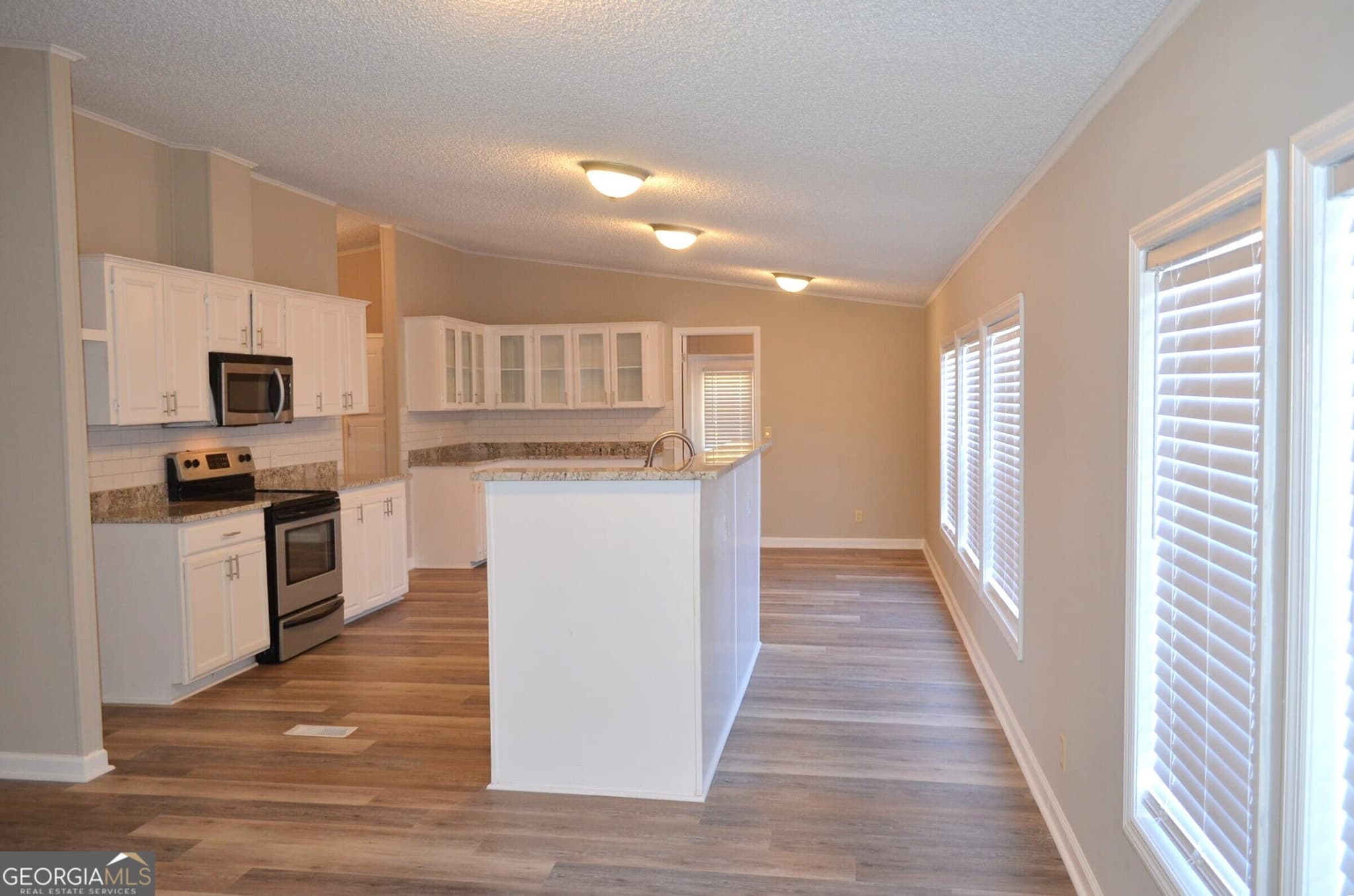 3 bedroom, 2 bathroom, 1,984 sq ft manufactured home,single family residence for sale at 138 Strickland Loop, Forsyth, GA 31029 — photo 5