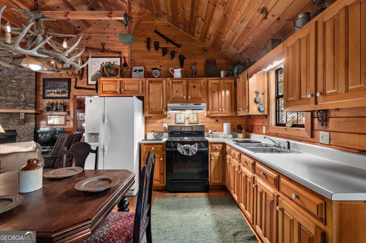 3 bedroom, 2 bathroom, 1,084 sq ft cabin,single family residence for sale at 1265 Walnut Ridge, Ellijay, GA 30536 — photo 10
