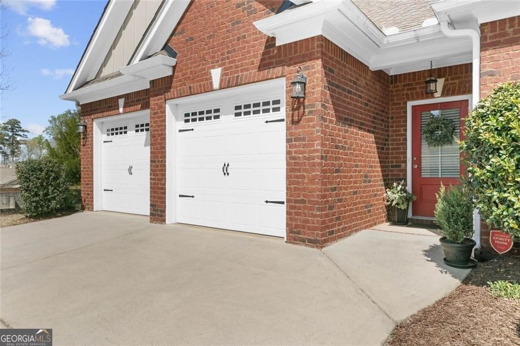 4 bedroom, 3.5 bathroom, 2,482 sq ft single family residence for sale at 559 Bishopton Street, Grayson, GA 30017 — photo 2