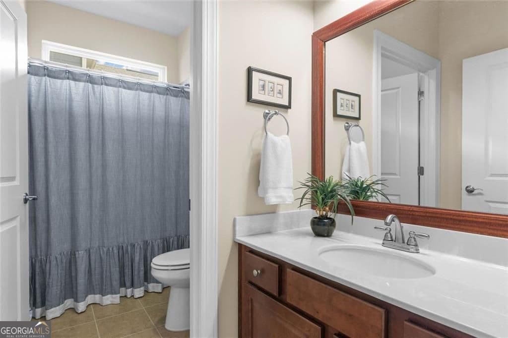 4 bedroom, 3.5 bathroom, 2,482 sq ft single family residence for sale at 559 Bishopton Street, Grayson, GA 30017 — photo 8