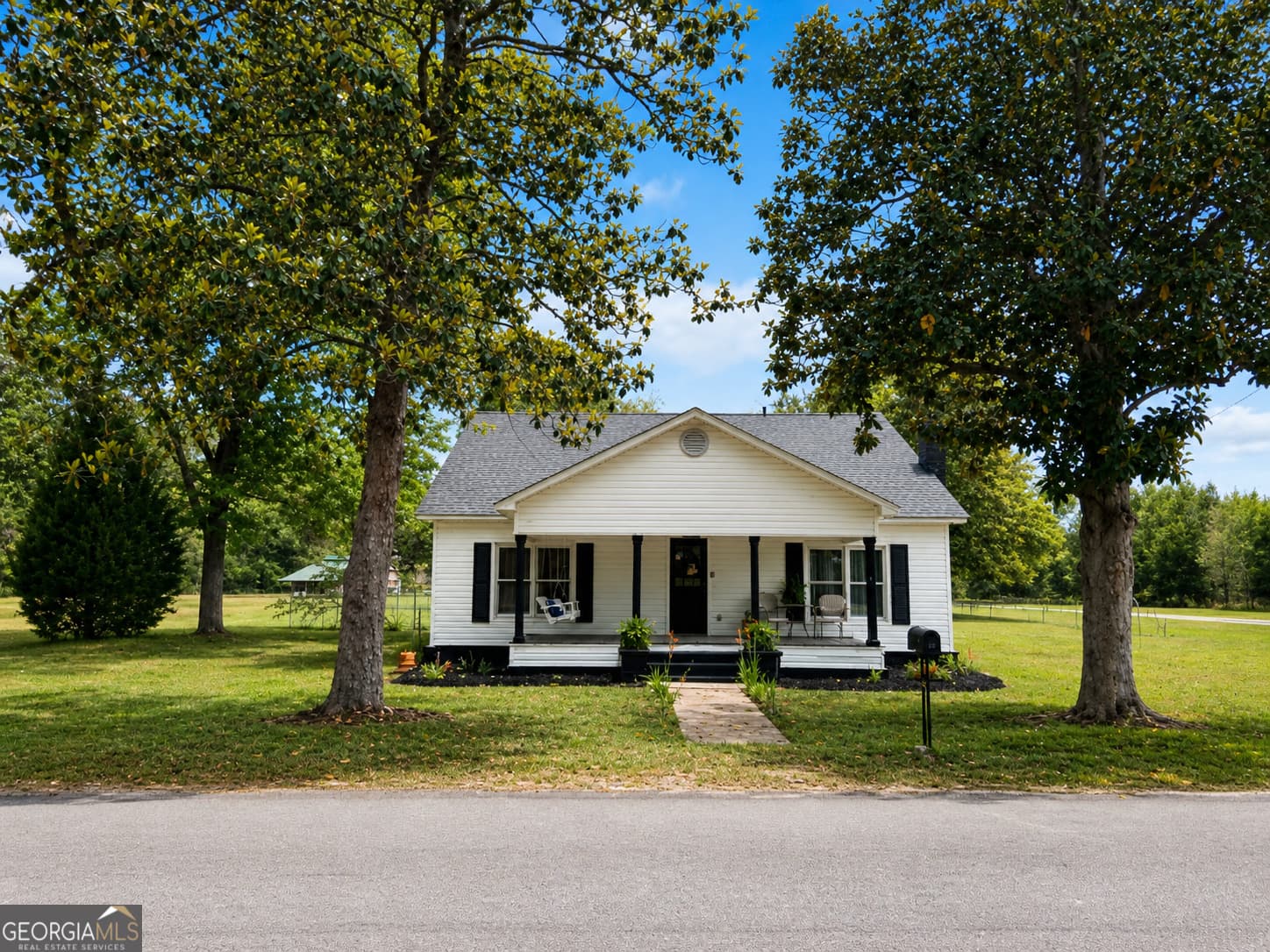 3 bedroom, 2 bathroom, 1,620 sq ft single family residence sold at 15 Moody Road, Hinesville, GA 31313