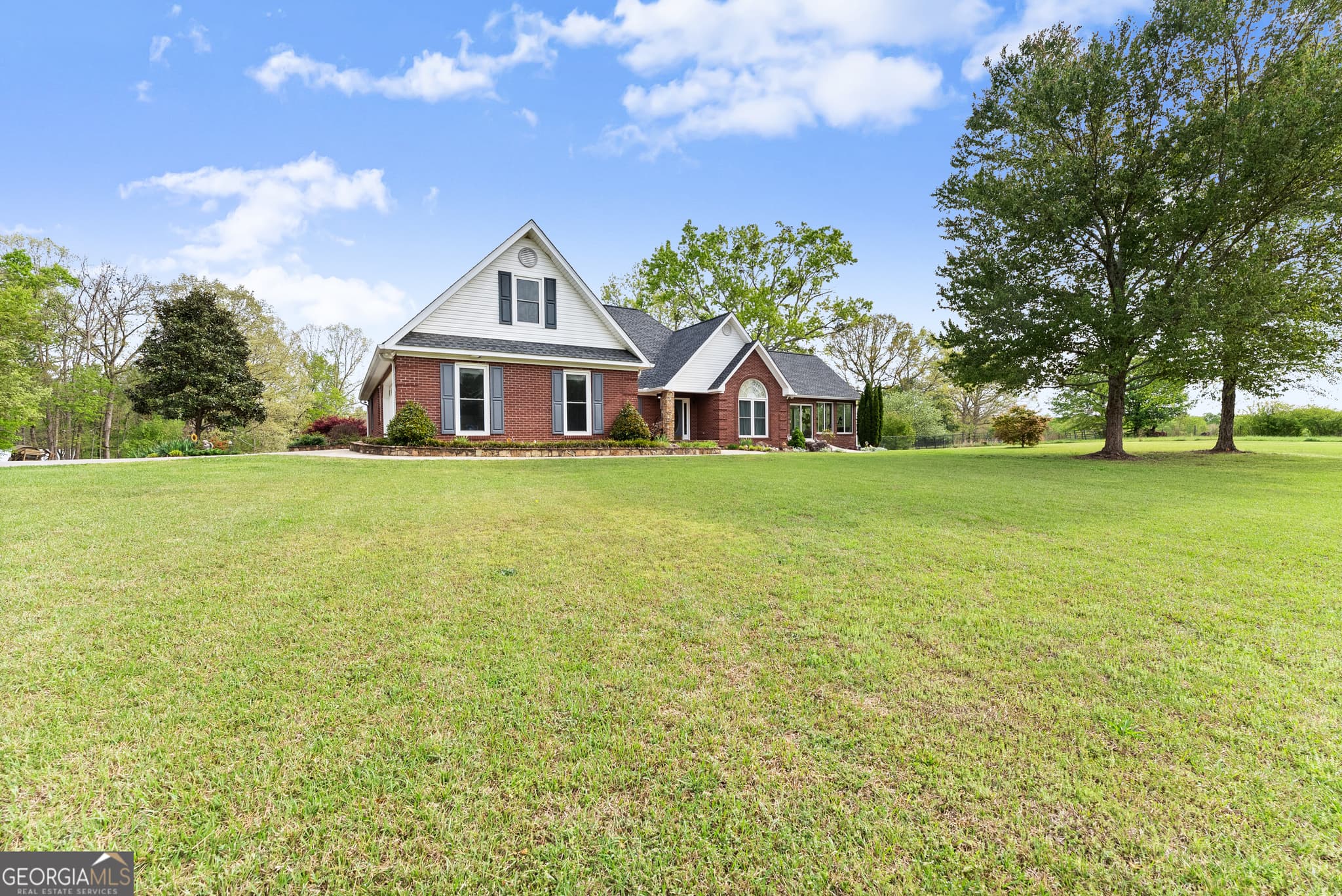 5 bedroom, 3 bathroom, 4,182 sq ft single family residence for sale at 4841 Cobb Griffin Road, Gillsville, GA 30543 — photo 5