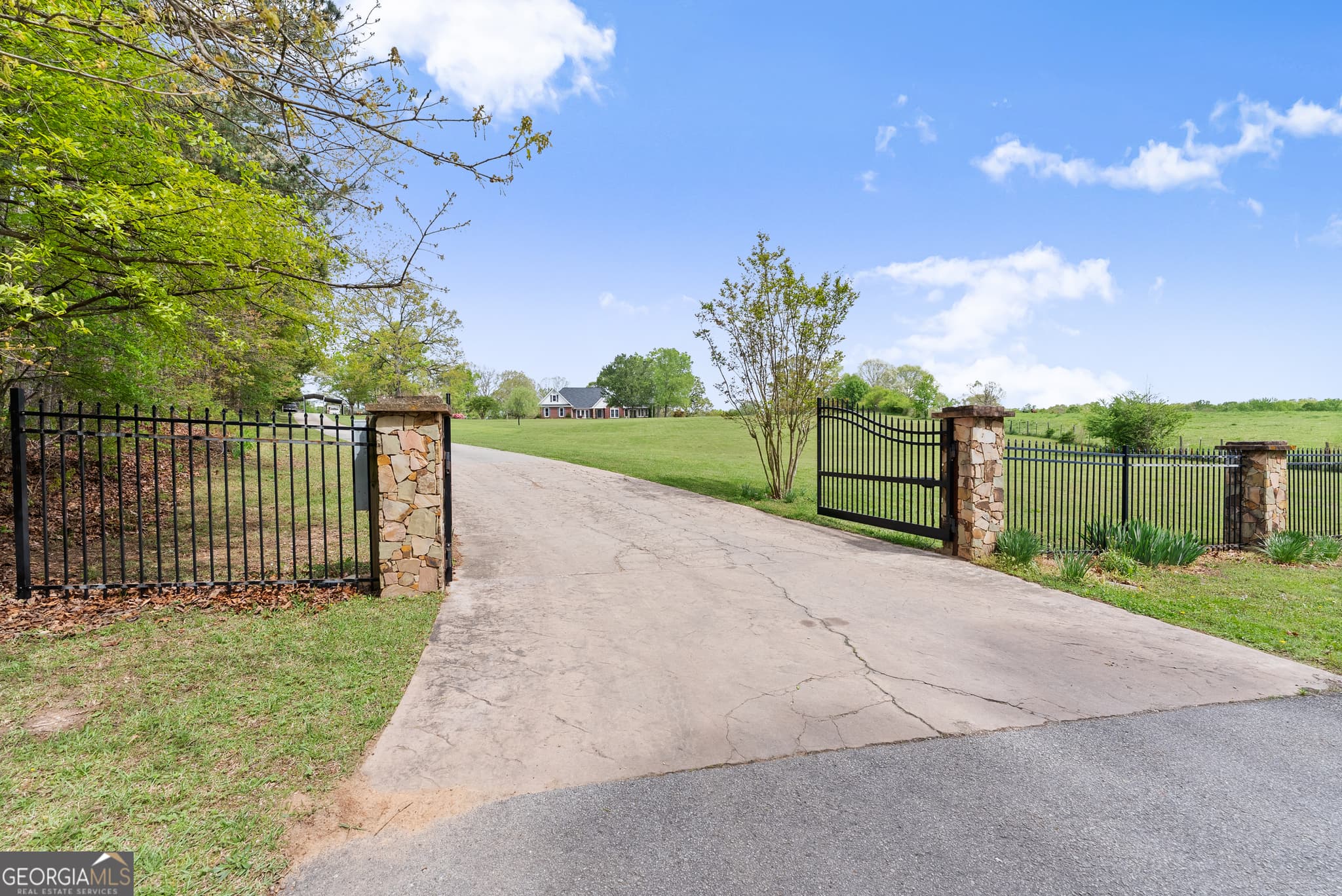 5 bedroom, 3 bathroom, 4,182 sq ft single family residence for sale at 4841 Cobb Griffin Road, Gillsville, GA 30543 — photo 9