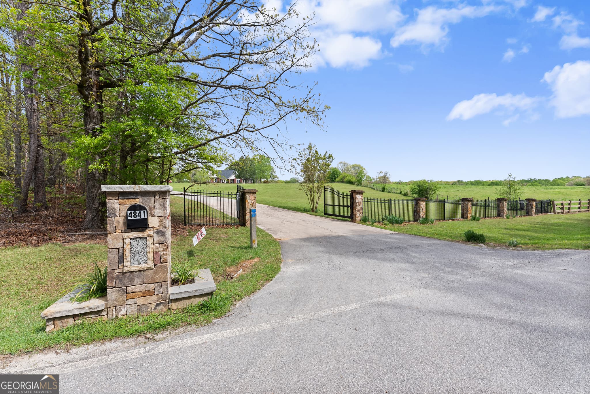 5 bedroom, 3 bathroom, 4,182 sq ft single family residence for sale at 4841 Cobb Griffin Road, Gillsville, GA 30543 — photo 10