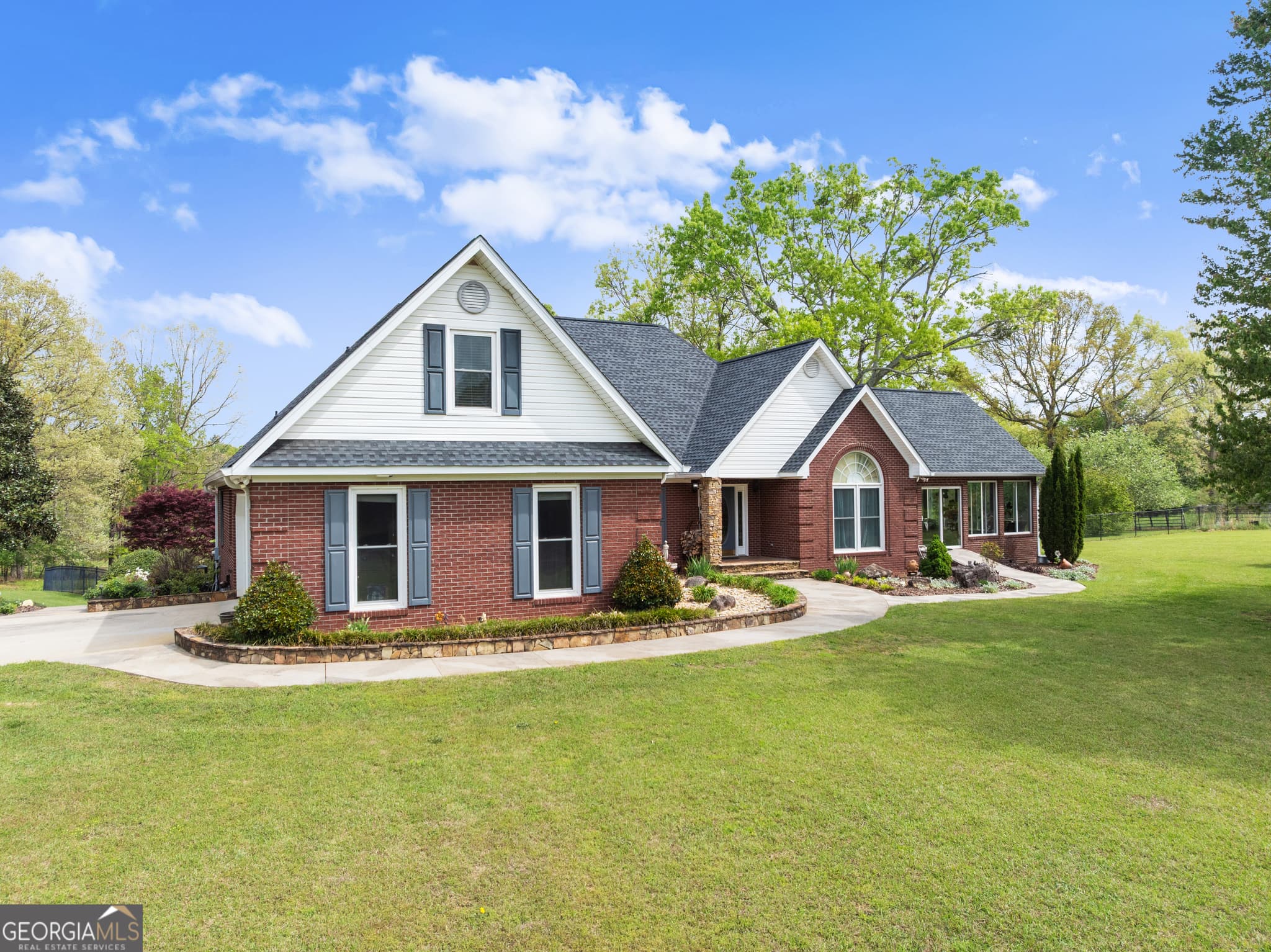 5 bedroom, 3 bathroom, 4,182 sq ft single family residence for sale at 4841 Cobb Griffin Road, Gillsville, GA 30543 — photo 4