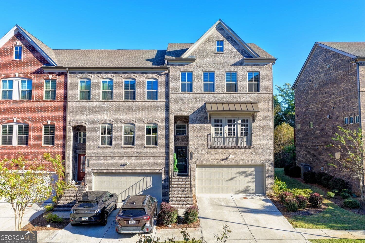 4 bedroom, 3.5 bathroom, 2,995 sq ft townhouse for sale at 3830 Trevi Lane WAY, Suwanee, GA 30024 — photo 2