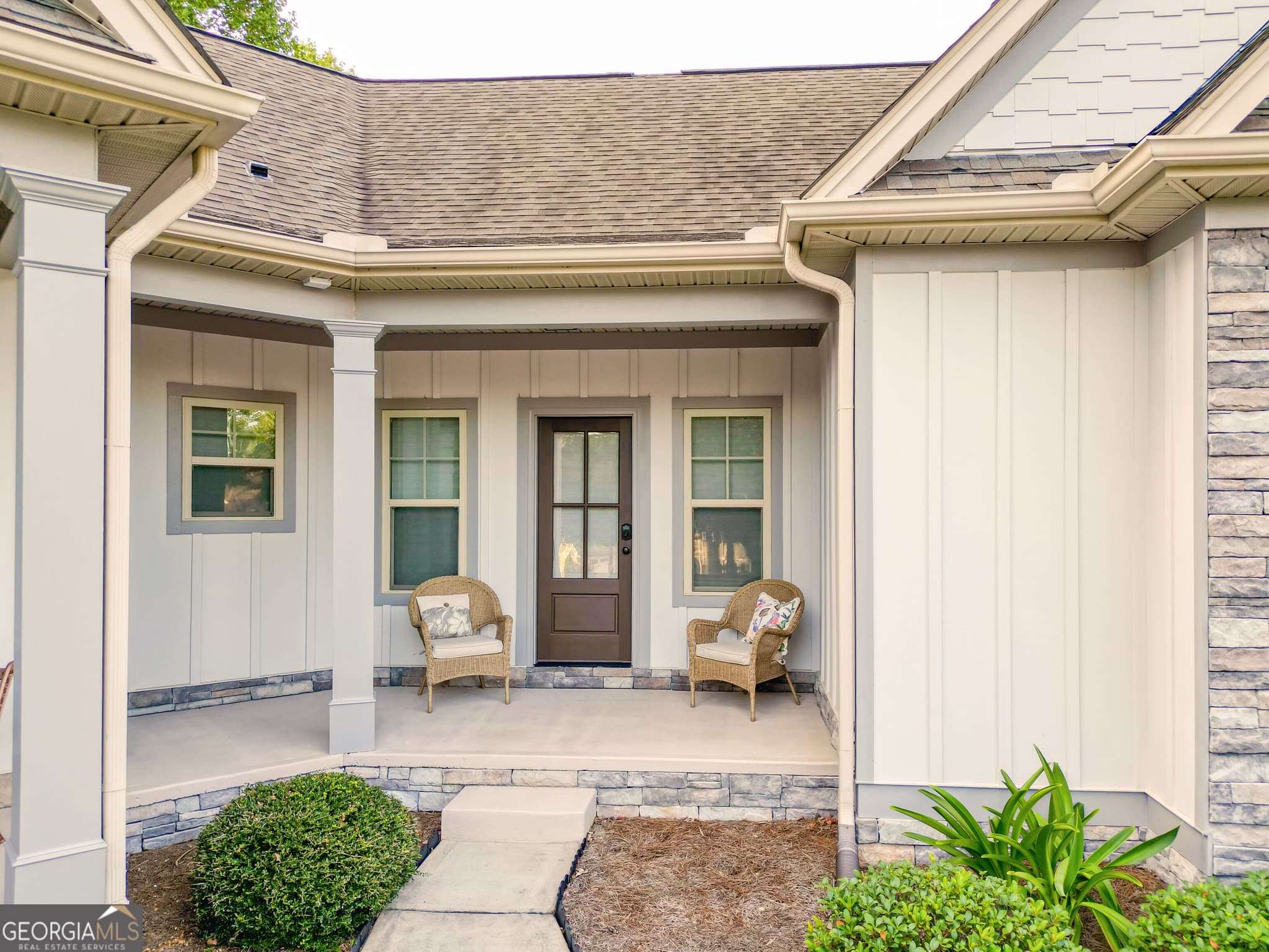 4 bedroom, 4.5 bathroom, 6,062 sq ft single family residence for sale at 415 Vanderbilt Parkway, Newnan, GA 30265 — photo 5