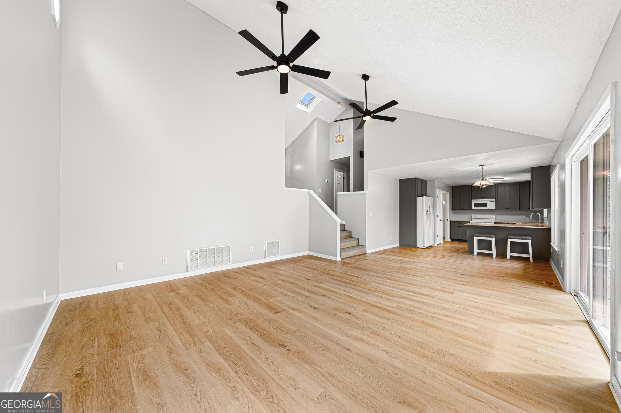 3 bedroom, 2 bathroom, 1,800 sq ft single family residence for sale at 251 Cherokee Drive, Fair Play, SC 29643 — photo 5