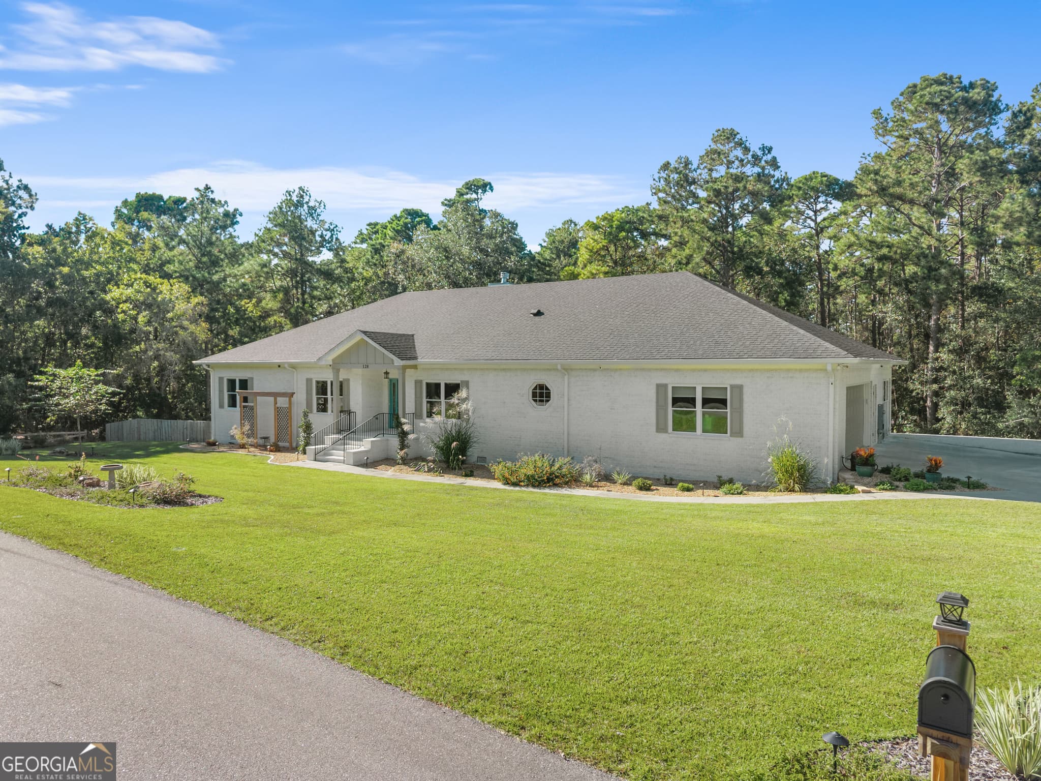 4 bedroom, 2.5 bathroom, 3,168 sq ft single family residence for sale at 128 Oak Ridge Drive, Statesboro, GA 30458 — photo 2