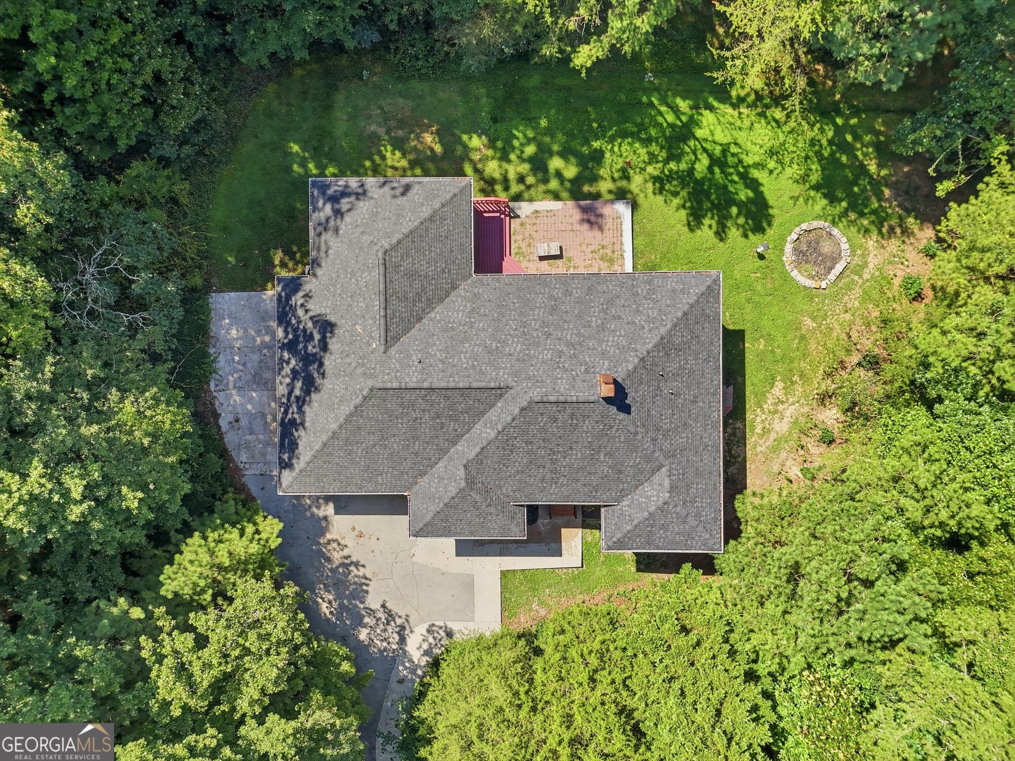 7 bedroom, 3.5 bathroom, 4,534 sq ft single family residence for sale at 502 Shire Court, Dalton, GA 30720 — photo 3