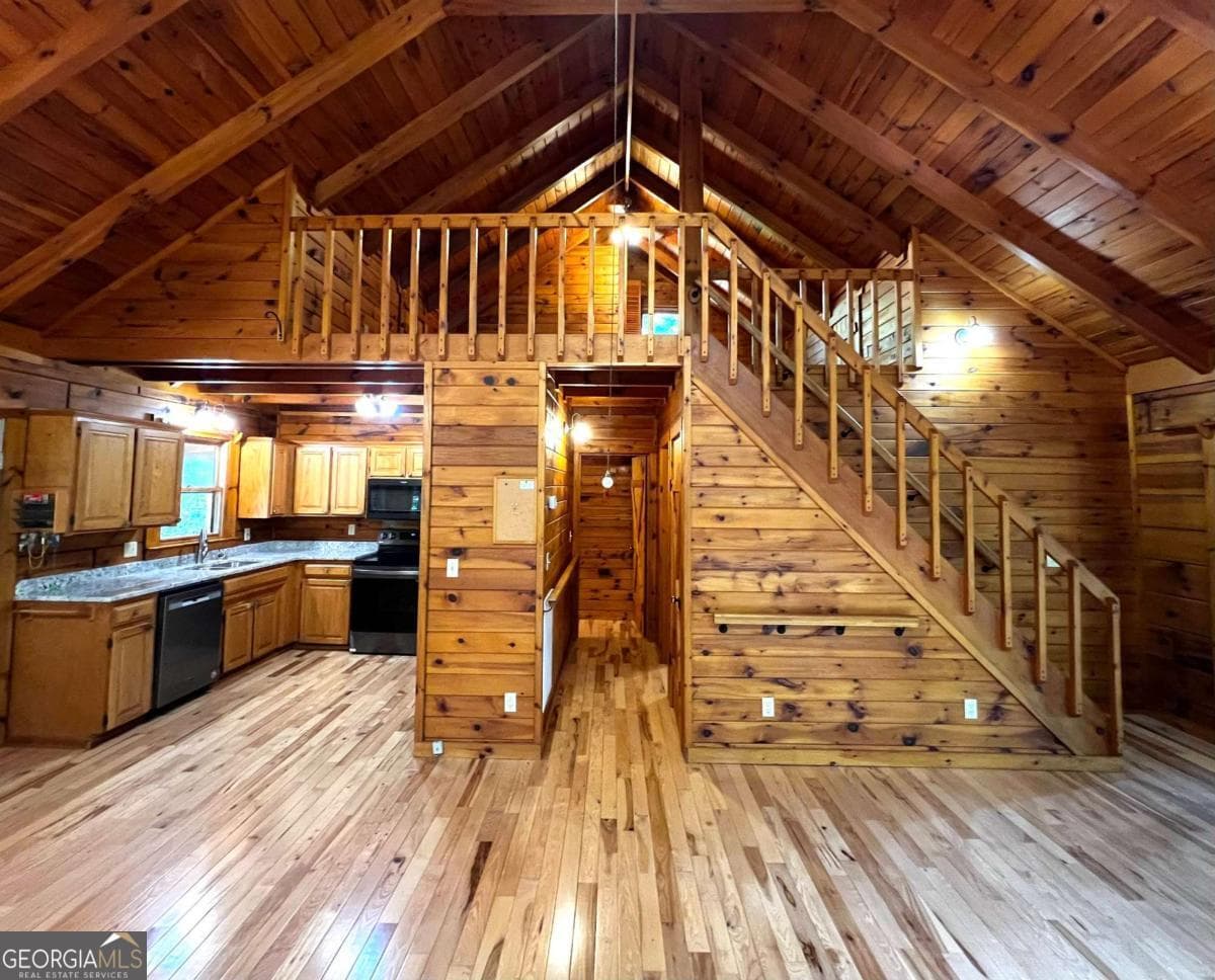 2 bedroom, 2.5 bathroom, 2,146 sq ft cabin,single family residence for sale at 187 Tiffany Lane, Mineral Bluff, GA 30559 — photo 9