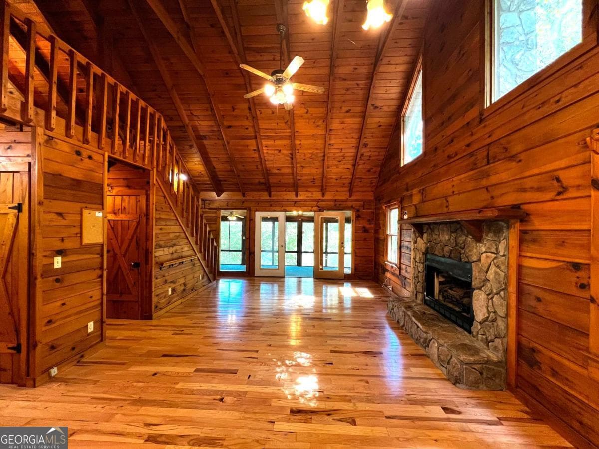 2 bedroom, 2.5 bathroom, 2,146 sq ft cabin,single family residence for sale at 187 Tiffany Lane, Mineral Bluff, GA 30559 — photo 8