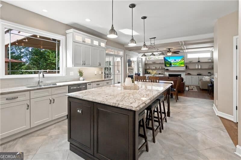5 bedroom, 5.5 bathroom, 5,011 sq ft single family residence for sale at 4005 Upland Trace, Marietta, GA 30066 — photo 6