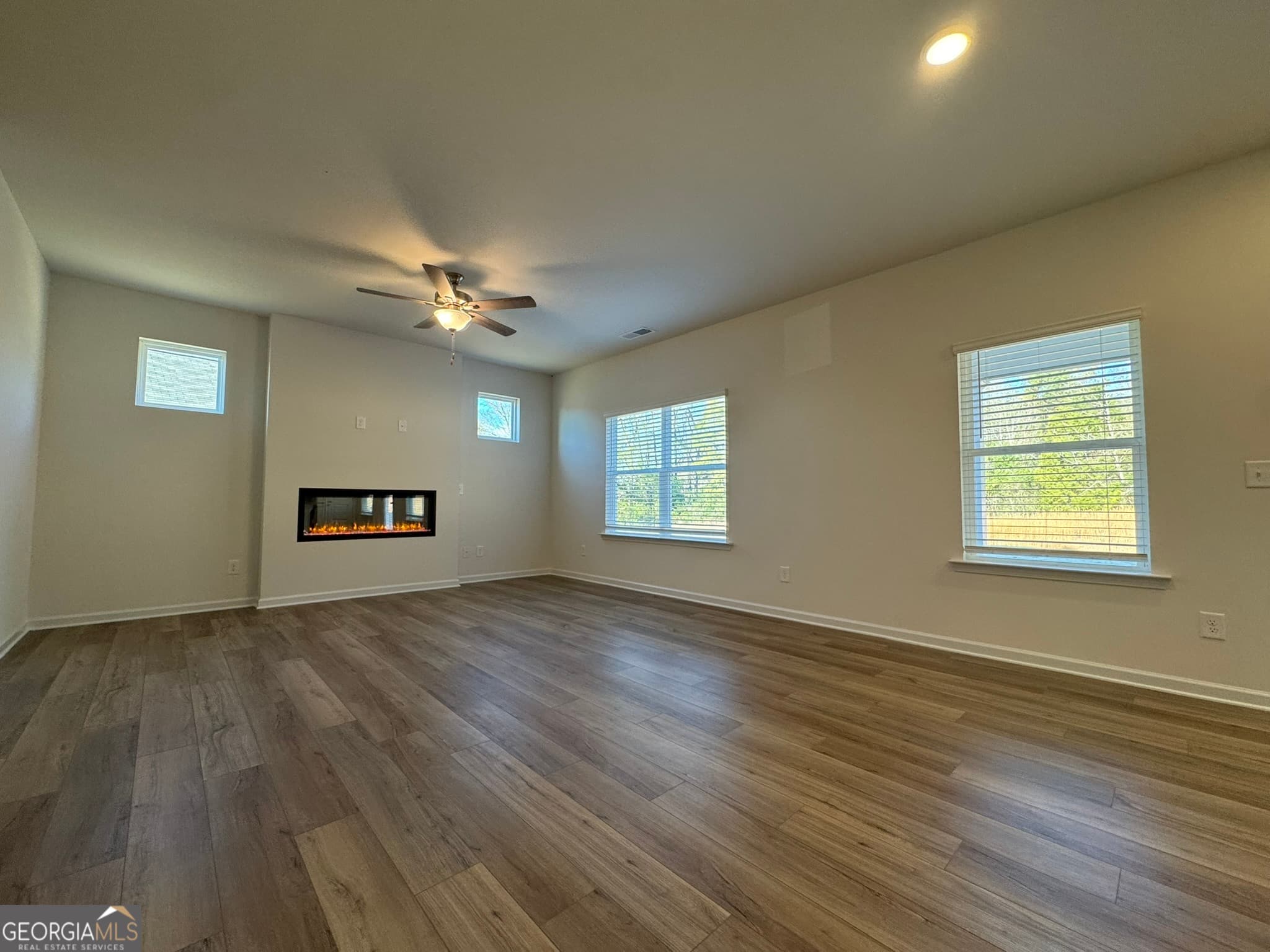 3 bedroom, 2.5 bathroom, 1,813 sq ft single family residence for rent at 190 Fair Oak Lane, Calhoun, GA 30701 for $1,995 a month — photo 6
