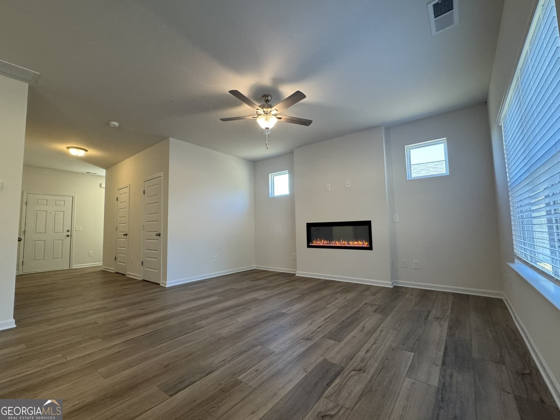 3 bedroom, 2.5 bathroom, 1,813 sq ft single family residence for rent at 190 Fair Oak Lane, Calhoun, GA 30701 for $1,995 a month — photo 5
