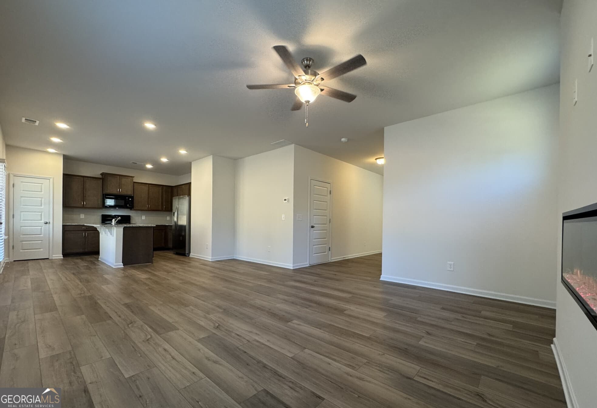 3 bedroom, 2.5 bathroom, 1,813 sq ft single family residence for rent at 190 Fair Oak Lane, Calhoun, GA 30701 for $1,995 a month — photo 8