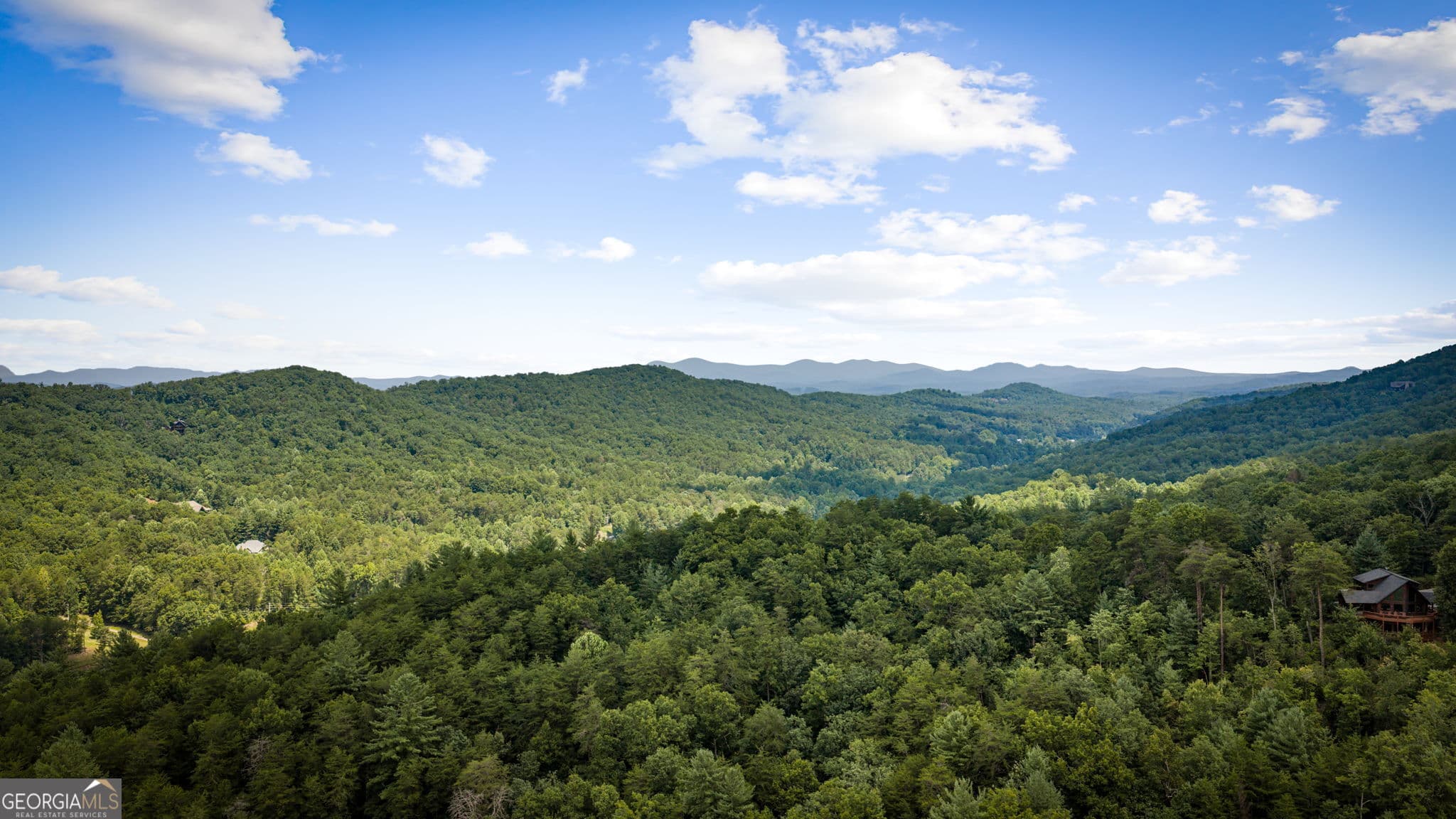 3 bedroom, 3.5 bathroom, 3,250 sq ft cabin,single family residence for sale at 363 Griffith Parkway, Blue Ridge, GA 30513 — photo 6