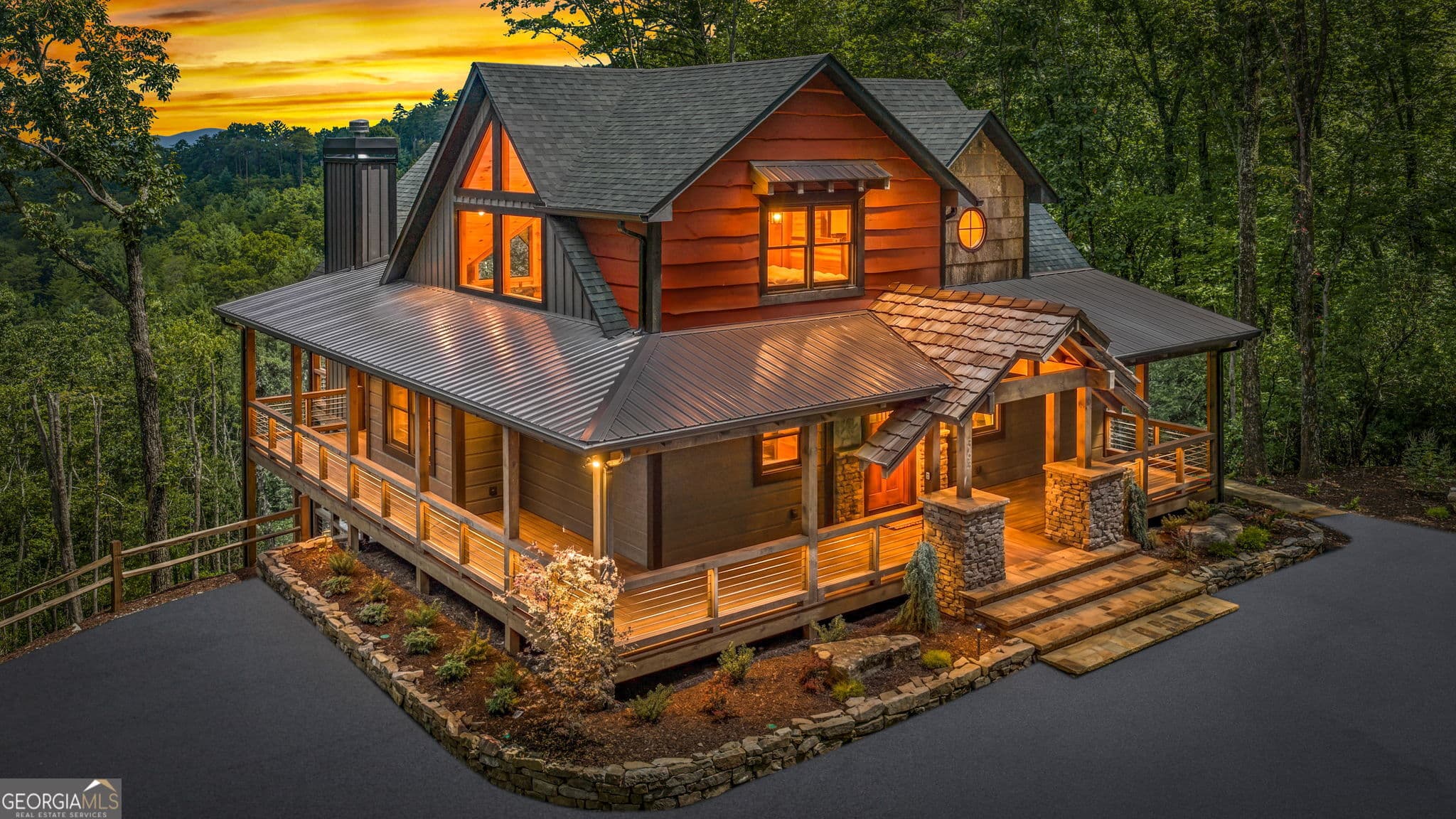 3 bedroom, 3.5 bathroom, 3,250 sq ft cabin,single family residence for sale at 363 Griffith Parkway, Blue Ridge, GA 30513