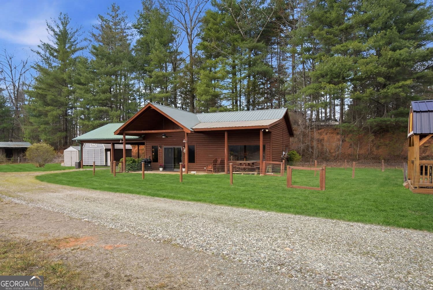 2 bedroom, 1 bathroom, 1,080 sq ft cabin,single family residence under contract at 12877 Appalachian Highway, Morganton, GA 30560 — photo 3
