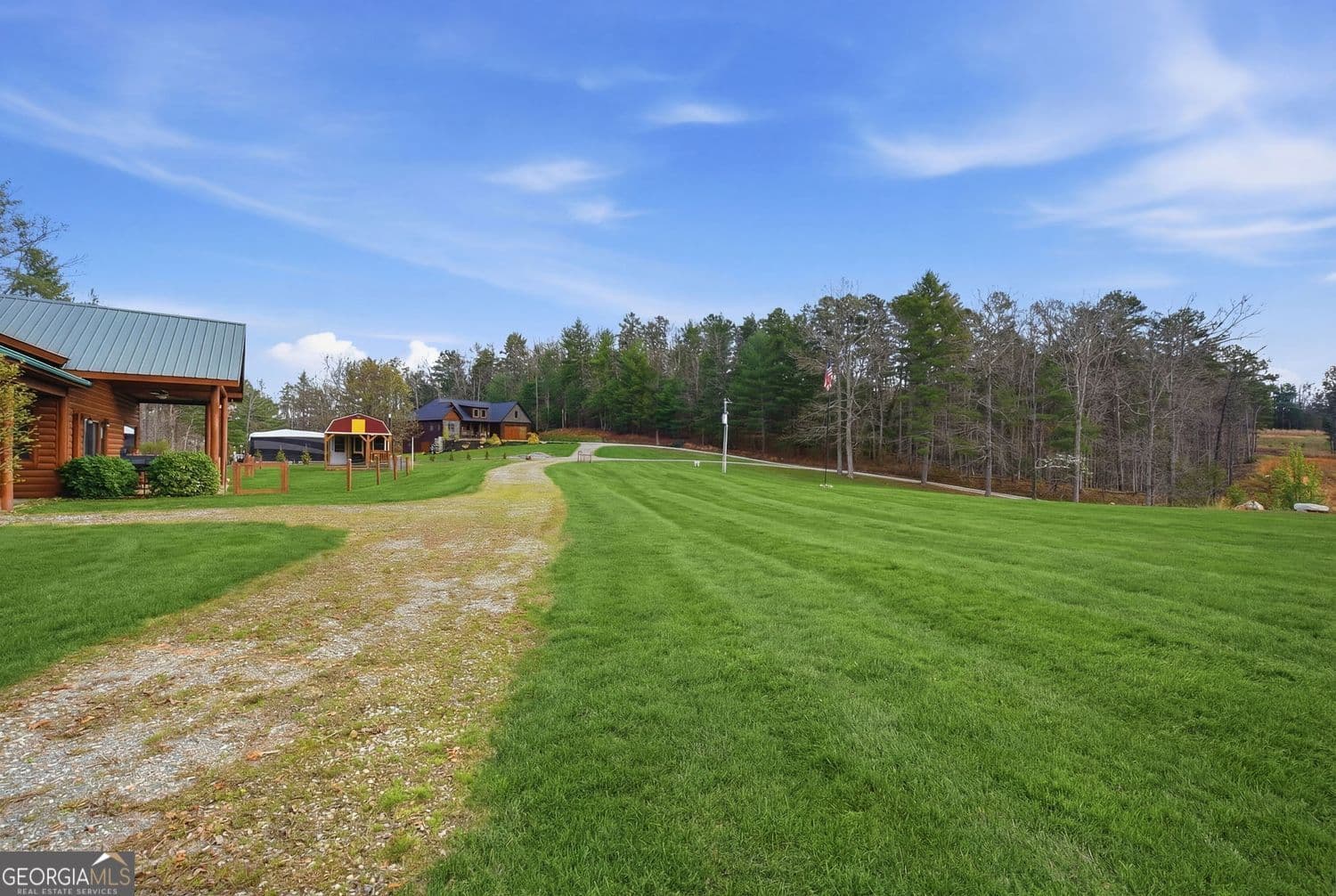 2 bedroom, 1 bathroom, 1,080 sq ft cabin,single family residence under contract at 12877 Appalachian Highway, Morganton, GA 30560 — photo 9