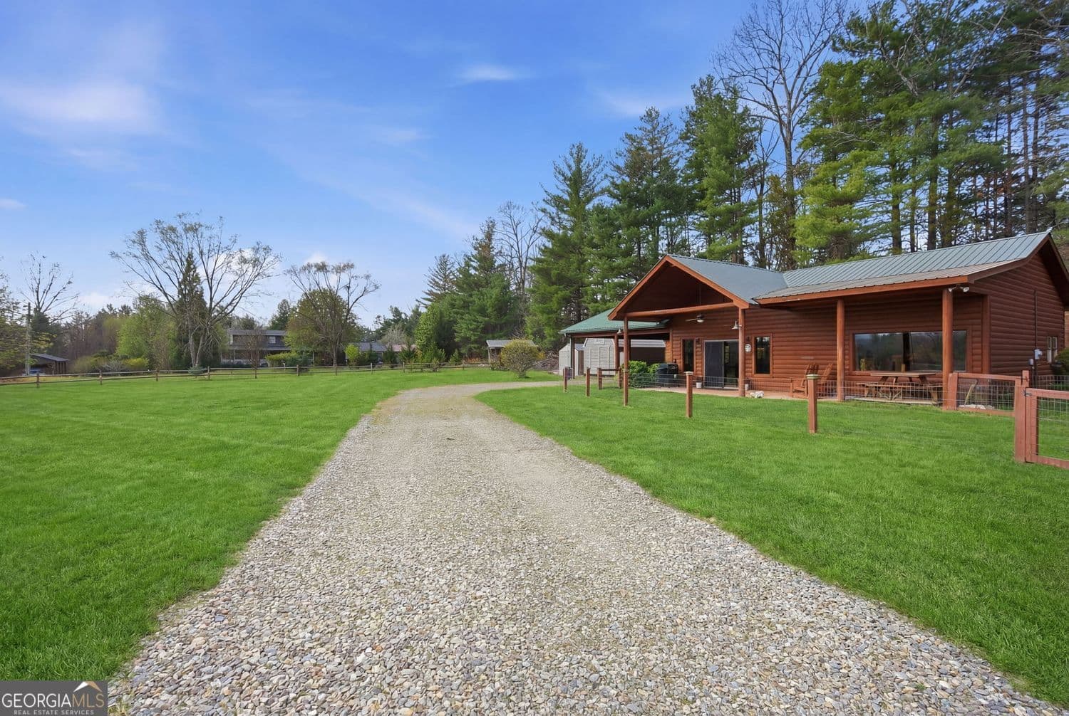 2 bedroom, 1 bathroom, 1,080 sq ft cabin,single family residence under contract at 12877 Appalachian Highway, Morganton, GA 30560 — photo 4