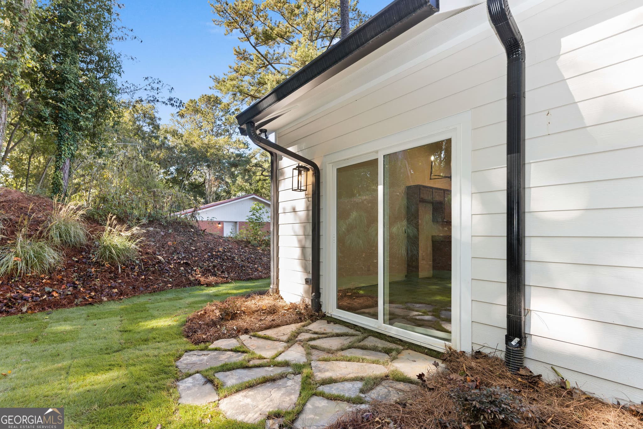 3 bedroom, 2.5 bathroom, 1,550 sq ft single family residence for sale at 106 Pinecrest Drive, Greensboro, GA 30642 — photo 8