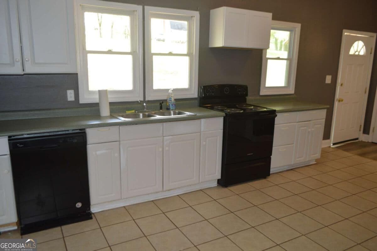 3 bedroom, 2 bathroom, 1,215 sq ft single family residence for sale at 66 Topaz Lane, Royston, GA 30662 — photo 4