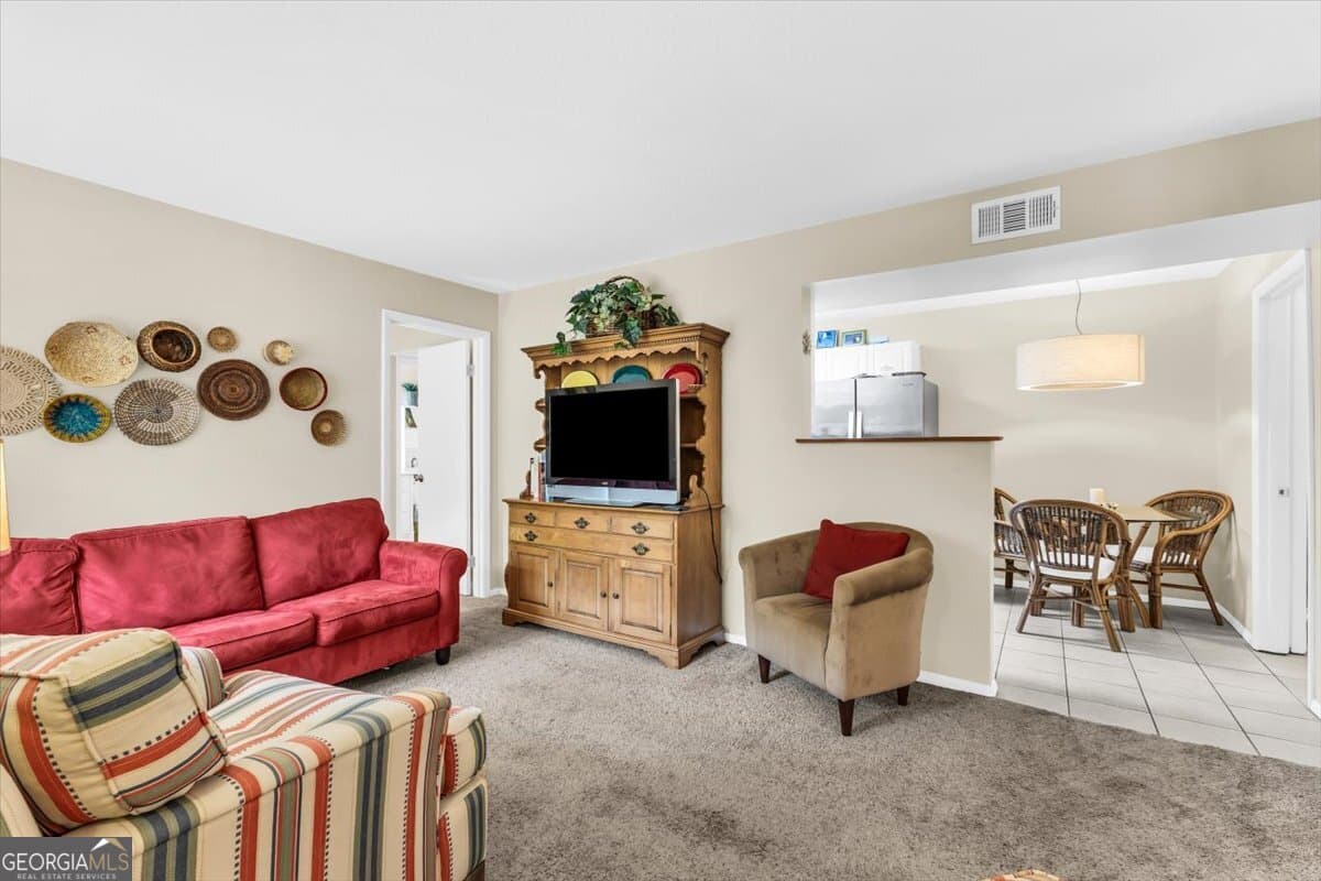 2 bedroom, 2 bathroom, 900 sq ft condominium for sale at 401 N Cromwell Road T6, Savannah, GA 31410 — photo 6