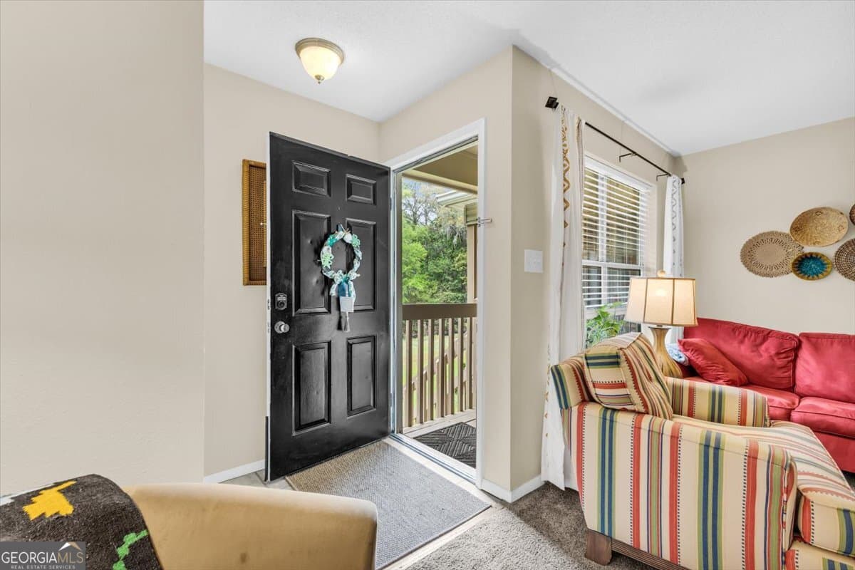 2 bedroom, 2 bathroom, 900 sq ft condominium for sale at 401 N Cromwell Road T6, Savannah, GA 31410 — photo 5