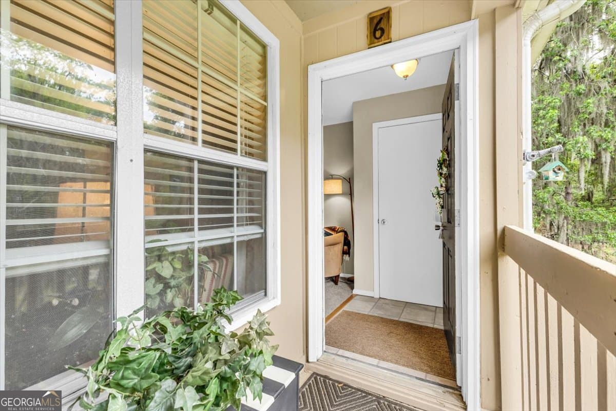2 bedroom, 2 bathroom, 900 sq ft condominium for sale at 401 N Cromwell Road T6, Savannah, GA 31410 — photo 4