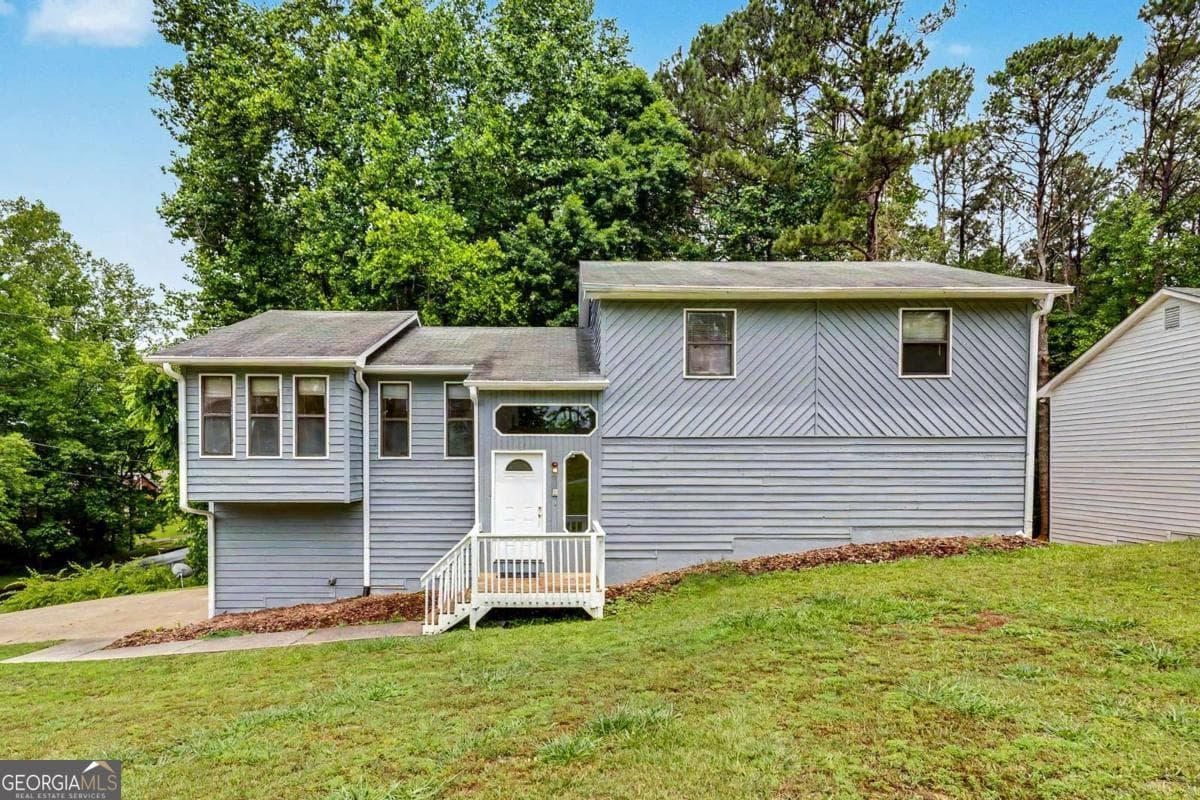 3 bedroom, 2 bathroom, 2,580 sq ft single family residence sold at 2850 Emerald Lane, Acworth, GA 30102