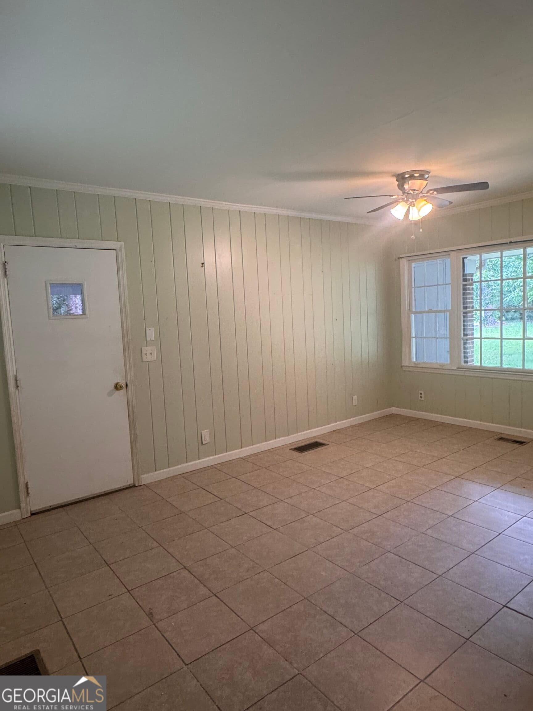 3 bedroom, 2 bathroom, 1,837 sq ft single family residence for sale at 2934 Union Grove Road, Conyers, GA 30012 — photo 2