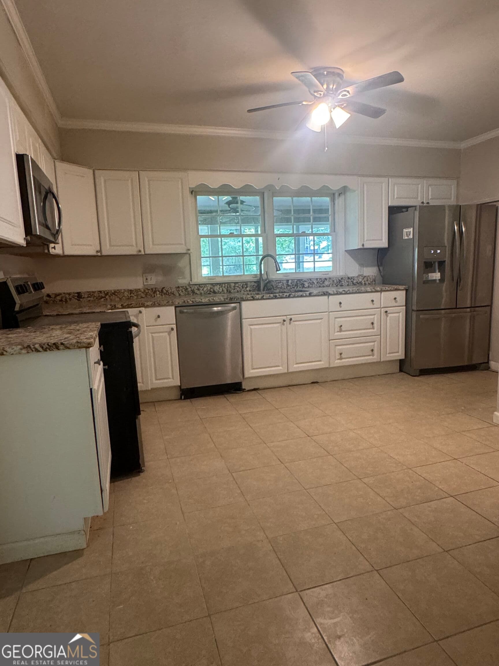 3 bedroom, 2 bathroom, 1,837 sq ft single family residence for sale at 2934 Union Grove Road, Conyers, GA 30012 — photo 3