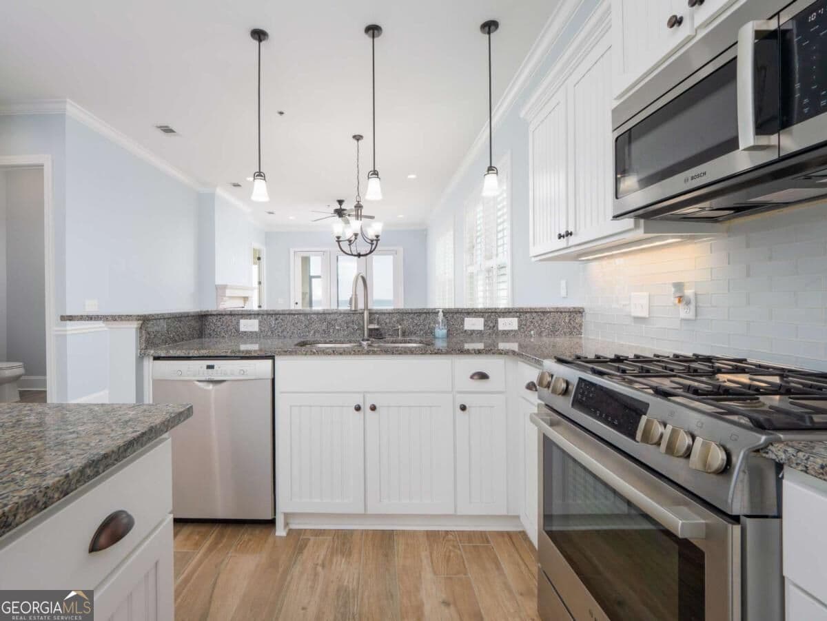 3 bedroom, 3.5 bathroom, 1,832 sq ft townhouse for sale at 260 Turtle Track Lane, Jekyll Island, GA 31527 — photo 6