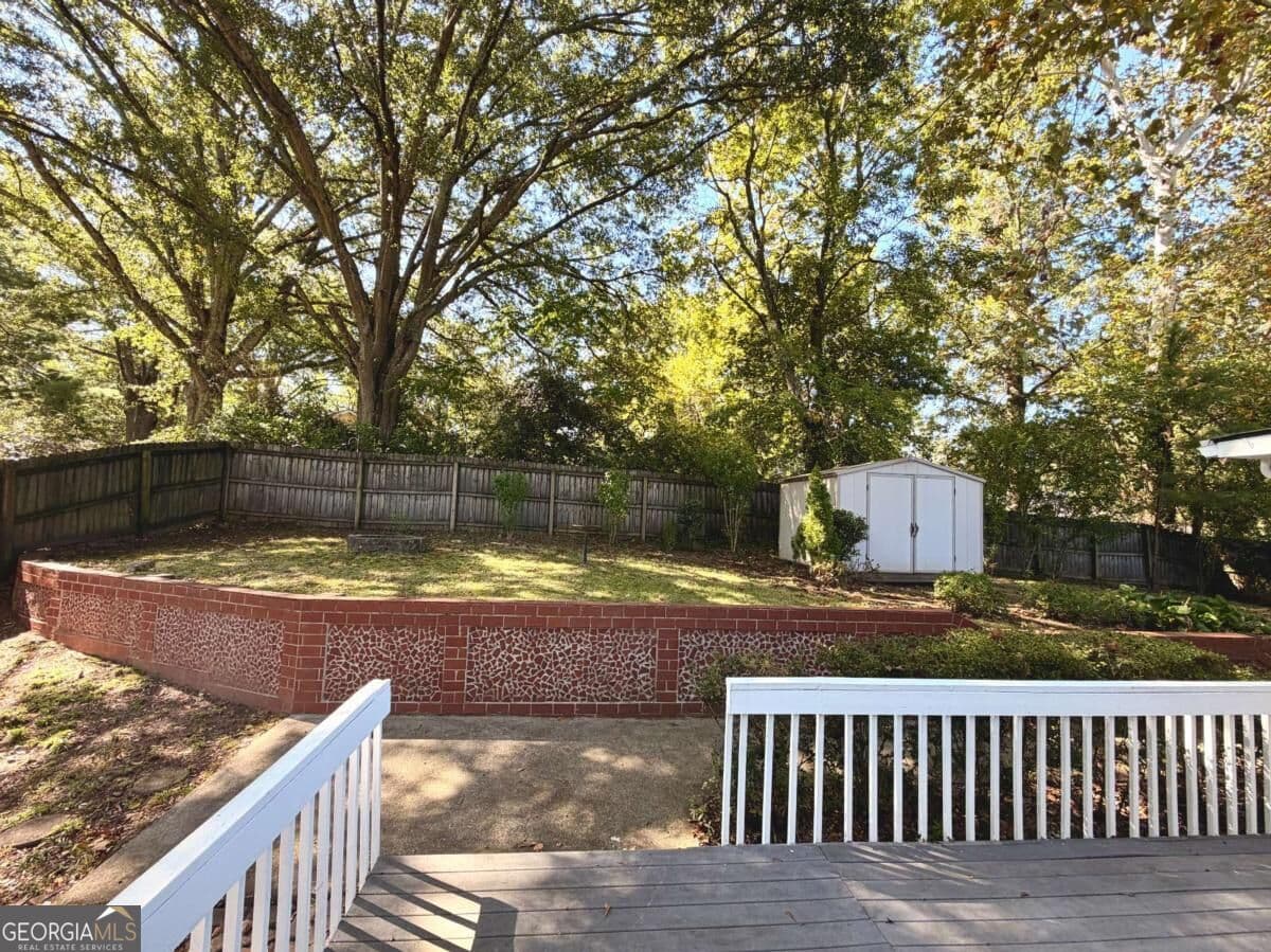 2 bedroom, 1 bathroom, 975 sq ft single family residence for sale at 199 Bishop Drive, Marietta, GA 30060 — photo 7