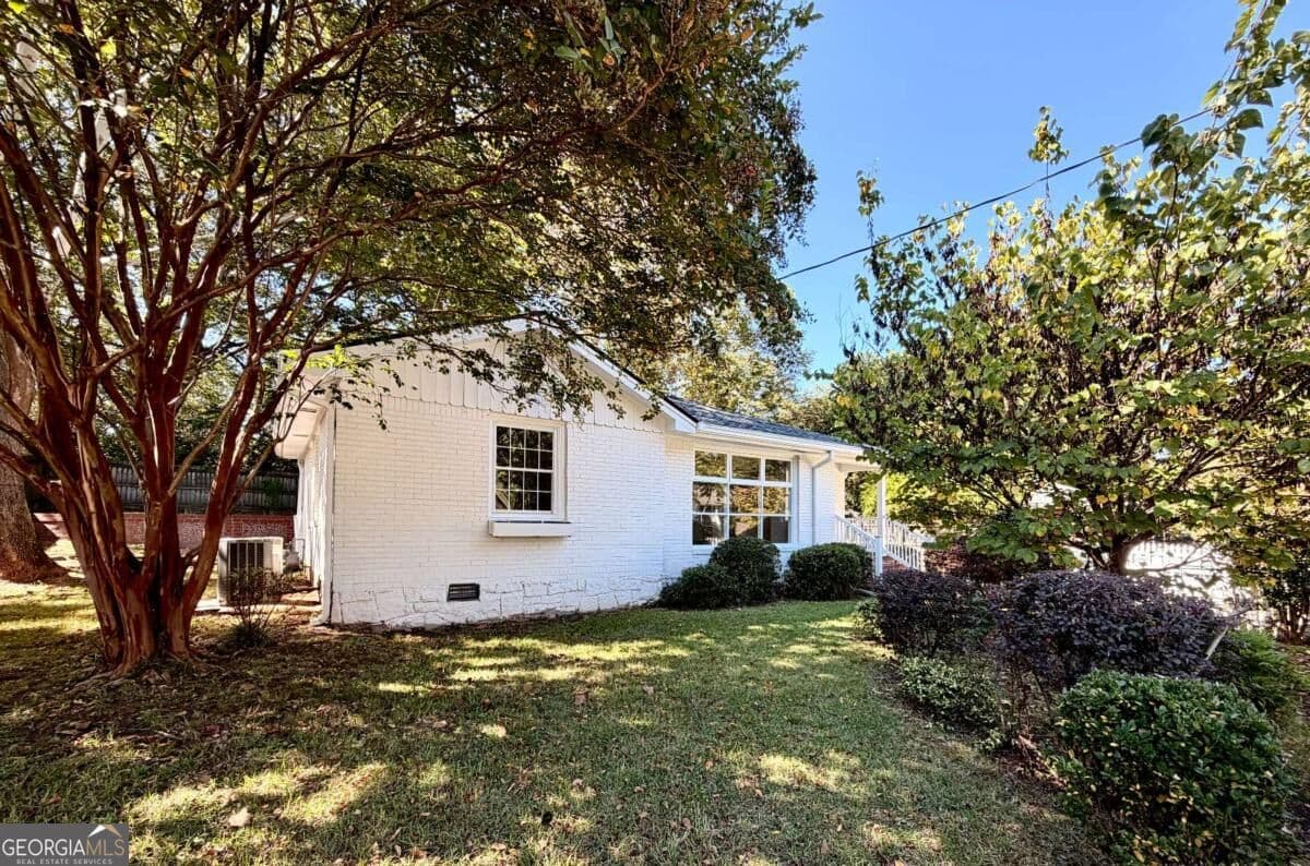2 bedroom, 1 bathroom, 975 sq ft single family residence for sale at 199 Bishop Drive, Marietta, GA 30060 — photo 3