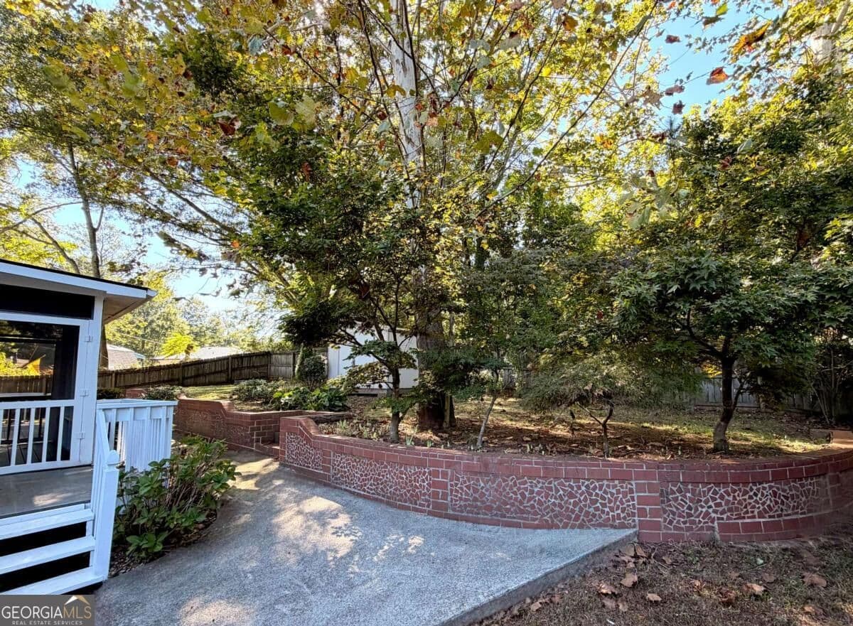 2 bedroom, 1 bathroom, 975 sq ft single family residence for sale at 199 Bishop Drive, Marietta, GA 30060 — photo 5