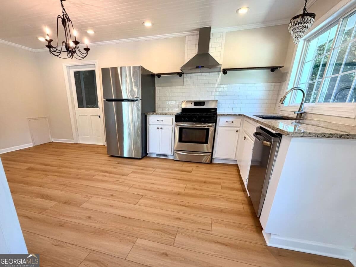2 bedroom, 1 bathroom, 975 sq ft single family residence for sale at 199 Bishop Drive, Marietta, GA 30060 — photo 8
